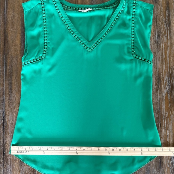 41 Hawthorn Women’s Emerald Green Sleeveless V-Neck Blouse Size M - Picture 4 of 8